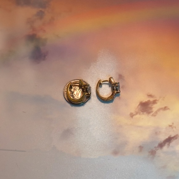 925 China Gold Plated CZ Heart Earrings - Picture 5 of 5